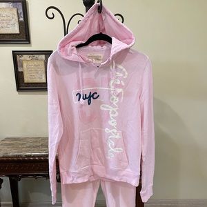 ⁉️Pink Aero hoodie with Capri warm ups